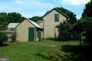 436 S 2nd St, Chambersburg, PA 17201 - photo 2