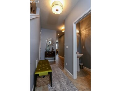 940 SW 17th Way, Troutdale, OR 97060 - photo 2