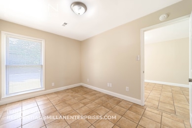 211 Oak St unit 3, Clarksville, TN 37042 - photo 5