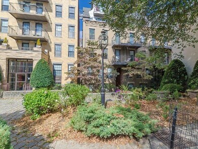 7 Henchman St unit 302, Boston, MA 02113 - photo 2