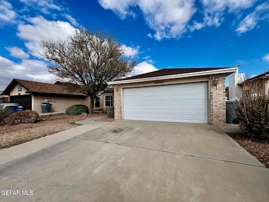 12266 Amstater Cir, El Paso, TX 79936 - photo 3