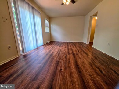 822 Calvert Towne Dr, Prince Frederick, MD 20678 - photo 6