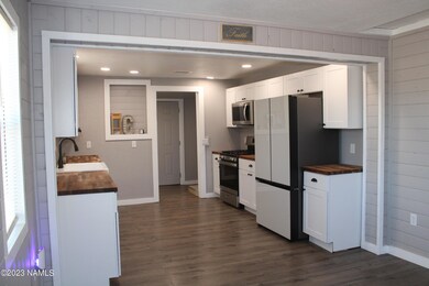 523 W Aspinwall St, Winslow, AZ 86047 - photo 7