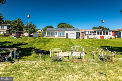 472 Shore Dr, Colonial Beach, VA 22443 - photo 7