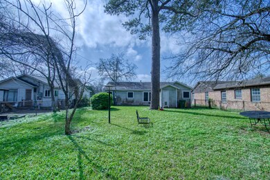 242 Hyta St, Houston, TX 77018 - photo 4