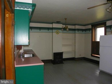 11 W Broadway St, Union Bridge, MD 21791 - photo 2