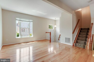 2455 Fox Stream Ln, Herndon, VA 20171 - photo 7