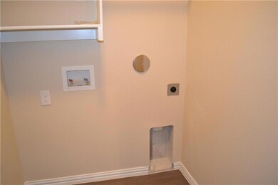 715 W Morton St, Denison, TX 75020 - photo 6