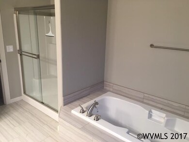 2242 NE Evergreen Ave, Albany, OR 97321 - photo 7