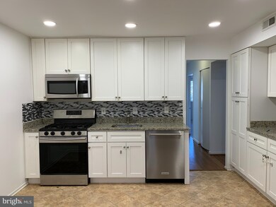 1658 Parkcrest Cir unit 301, Reston, VA 20190 - photo 7