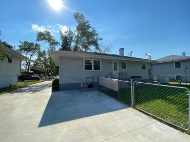 1039 Jackson Ave, Dyer, IN 46311 - photo 2