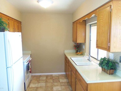 14024 N Newcastle Dr, Sun City, AZ 85351 - photo 3