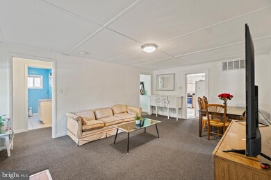 2701 Country Club Rd, Hyattsville, MD 20785 - photo 5