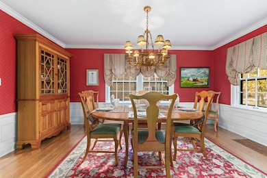 978 Gladstone Dr SE, Grand Rapids, MI 49506 - photo 2