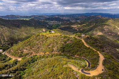 102 W Carlisle Rd, Thousand Oaks, CA 91361 - photo 2