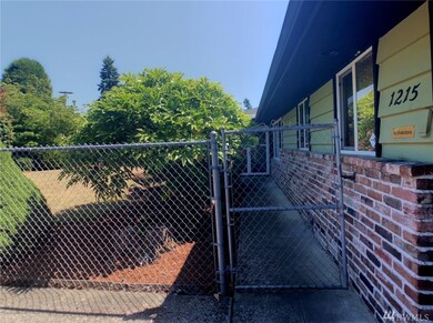 1215 S 229th St, Des Moines, WA 98198 - photo 2