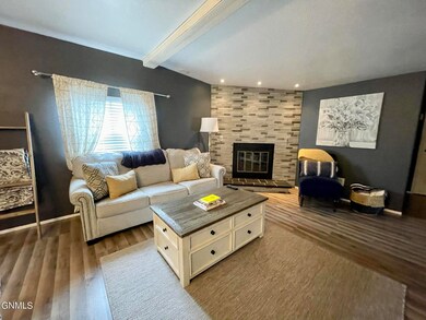 406 W Prairie Ln, Mandan, ND 58554 - photo 6