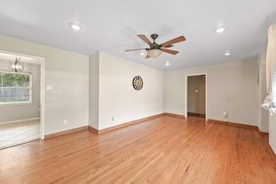 2206 Libbey Dr, Houston, TX 77018 - photo 5