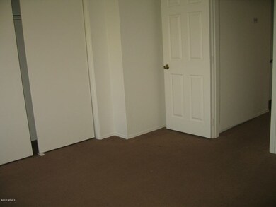 bedroom 103 pict 2