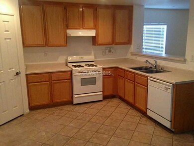 4754 Idols Eye Ct unit 4, Las Vegas, NV 89139 - photo 3