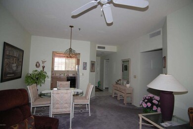 looking to dining room entry (2)