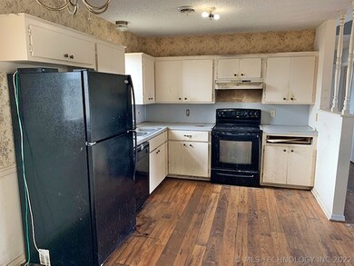 510 W Sequoyah St, Muldrow, OK 74948 - photo 3