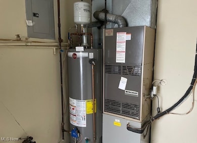 8768 Parkdale Dr, North Royalton, OH 44133 - photo 7