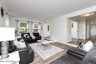 Living Room 20210607-DW-7824