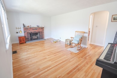 756 Trapelo Rd, Waltham, MA 02452 - photo 6