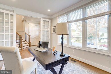 2222 Tulip Dr, Falls Church, VA 22046 - photo 7