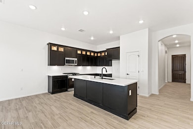 1808 Schyler Love Ln, El Paso, TX 79928 - photo 6