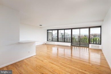 Watergate East Residences unit 1008-S, Washington, DC 20037 - photo 4