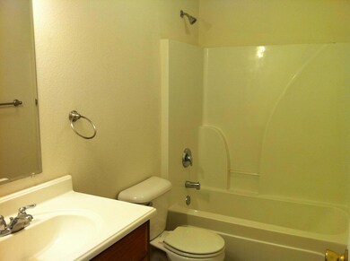 5750-N-Tan-Lane-Bathroom