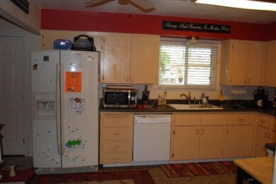 5822 E Lansing Way, Fresno, CA 93727 - photo 6