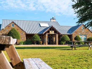 320 Clubhouse Dr, Graford, TX 76449 - photo 5