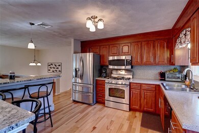 24 Sturbridge Ave, Greenville, RI 02828 - photo 5