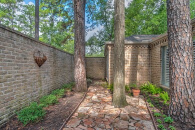 12370 Longworth Ln, Houston, TX 77024 - photo 4