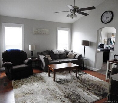 120 Tarrington Dr, Statesville, NC 28625 - photo 2