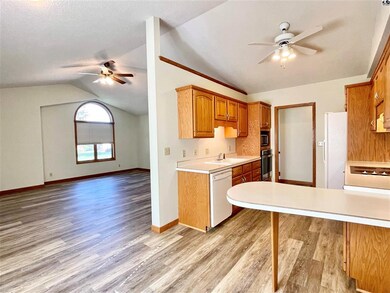 1315 Turkey Creek Dr, McPherson, KS 67460 - photo 4