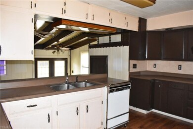 246 West St, Conneaut, OH 44030 - photo 4