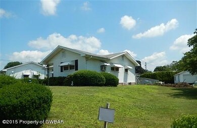 208 Maple Rd, Berwick, PA 18603 - photo 4