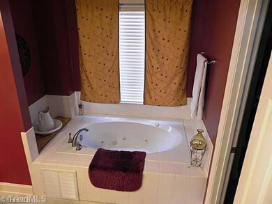 Master Bath/Spa.