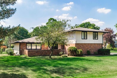 1089 Barberry Ln, Columbus, OH 43213 - photo 2