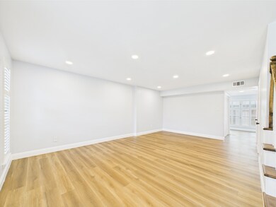 10380 Briar Forest Dr unit 32/6, Houston, TX 77042 - photo 3