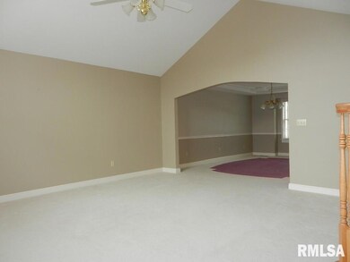 4410 Forest Rd, Davenport, IA 52807 - photo 5