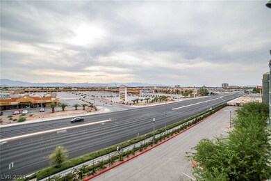 Amazing view from this top floor condo! Very priva