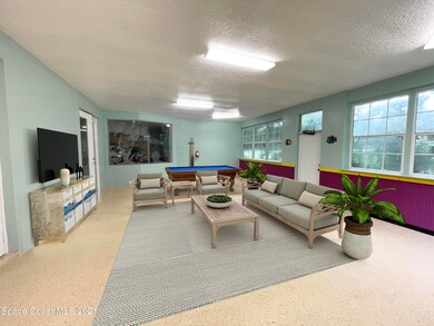 16280812524_Patio