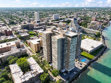 Shoreline Towers Condominiums unit 11R, Chicago, IL 60660 - photo 3