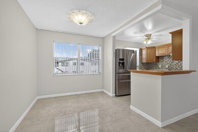 136 Somerset G, West Palm Beach, FL 33417 - photo 5