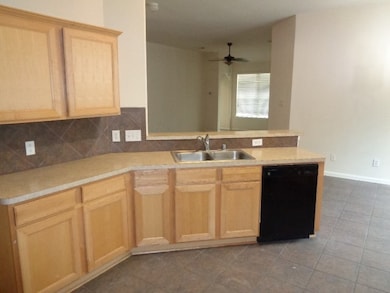 31627 Forest Oak Park Ct, Conroe, TX 77385 - photo 6